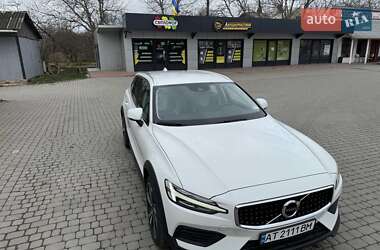 Универсал Volvo V60 Cross Country 2020 в 