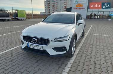 Универсал Volvo V60 Cross Country 2019 в 
