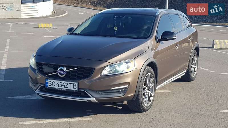 Универсал Volvo V60 Cross Country 2015 в Городке