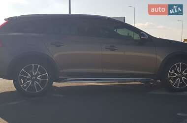 Универсал Volvo V60 Cross Country 2015 в Городке