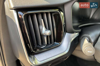 Универсал Volvo V60 Cross Country 2019 в 