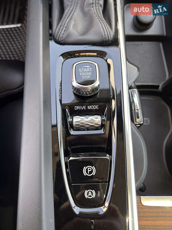 Универсал Volvo V60 Cross Country 2019 в Киеве фото 35 Универсал Volvo V60 Cross Country 2019 в Киеве