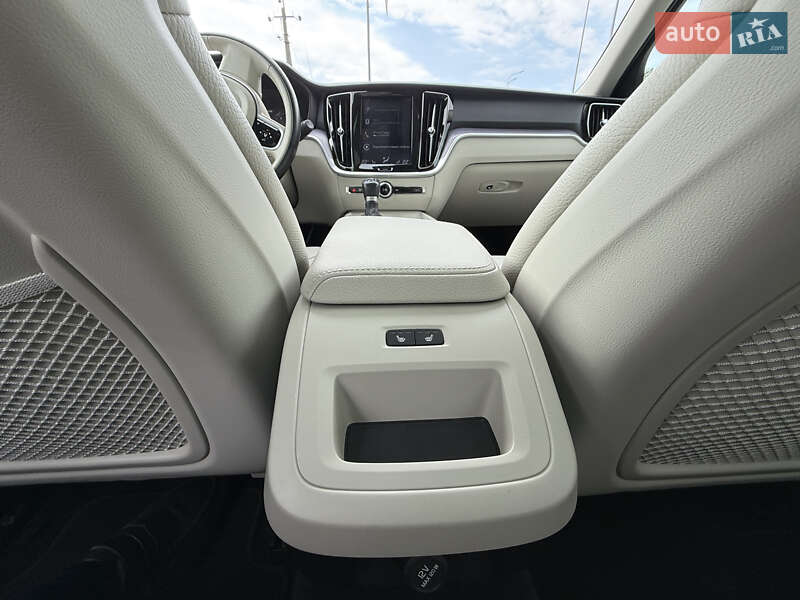 Универсал Volvo V60 Cross Country 2019 в Виннице