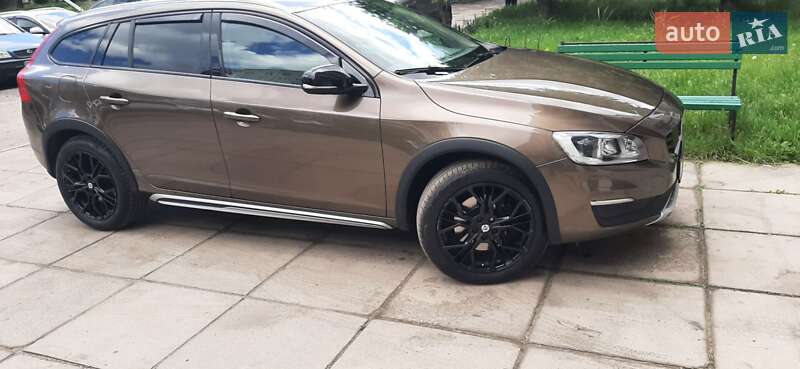 Універсал Volvo V60 Cross Country 2017 в Шептицькому фото 38 Універсал Volvo V60 Cross Country 2017 в Шептицькому