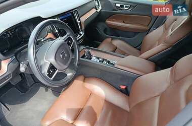 Універсал Volvo V60 Cross Country 2020 в 