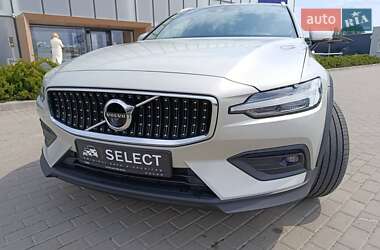 Універсал Volvo V60 Cross Country 2020 в 