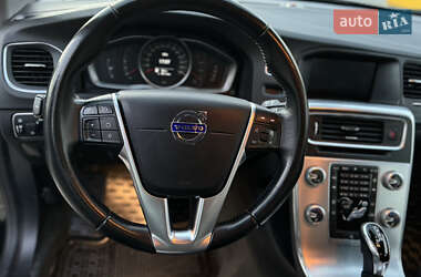 Универсал Volvo V60 Cross Country 2017 в 