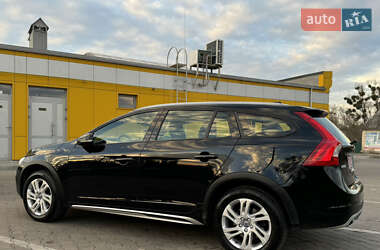 Универсал Volvo V60 Cross Country 2017 в 