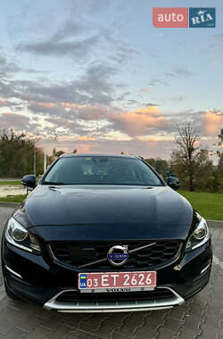 Универсал Volvo V60 Cross Country 2017 в 
