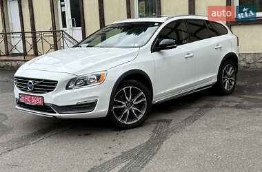 Универсал Volvo V60 Cross Country 2016 в 