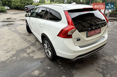 Универсал Volvo V60 Cross Country 2016 в 
