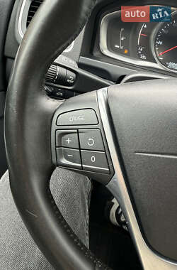 Универсал Volvo V60 Cross Country 2016 в 