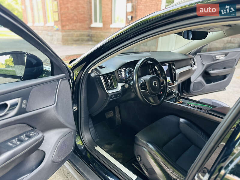 Універсал Volvo V60 Cross Country 2019 в Ромнах
