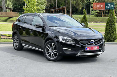 Универсал Volvo V60 Cross Country 2016 в 