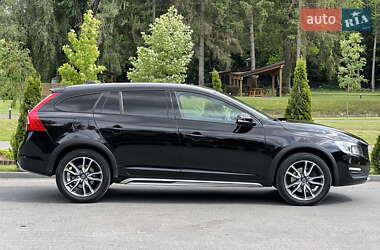 Универсал Volvo V60 Cross Country 2016 в 