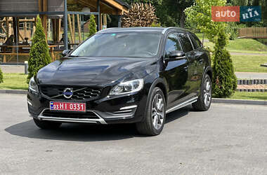 Универсал Volvo V60 Cross Country 2016 в 