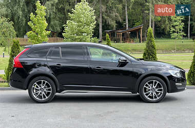 Универсал Volvo V60 Cross Country 2016 в 