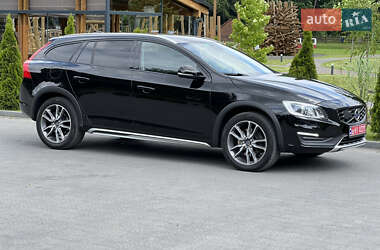 Универсал Volvo V60 Cross Country 2016 в 