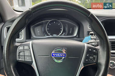 Универсал Volvo V60 Cross Country 2016 в 