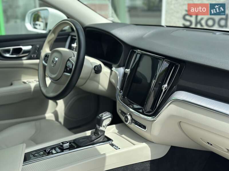 Универсал Volvo V60 Cross Country 2020 в Хмельницком
