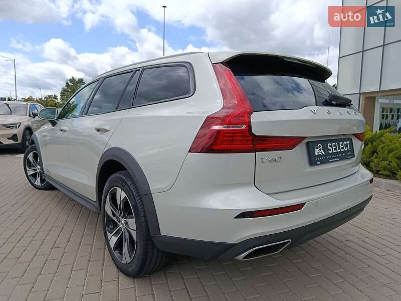 Універсал Volvo V60 Cross Country 2020 в Києві