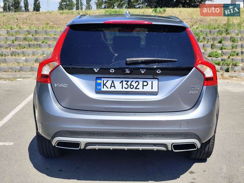 Универсал Volvo V60 Cross Country 2015 в Киеве