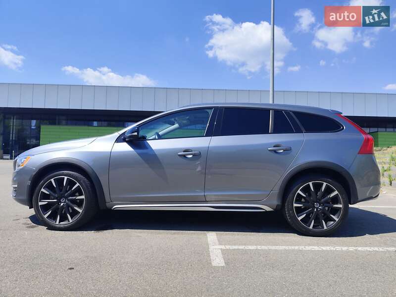 Универсал Volvo V60 Cross Country 2015 в Киеве
