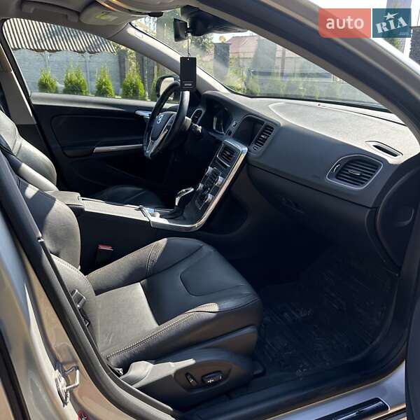Універсал Volvo V60 Cross Country 2016 в Чернігові фото 8 Універсал Volvo V60 Cross Country 2016 в Чернігові