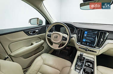 Универсал Volvo V60 Cross Country 2020 в 