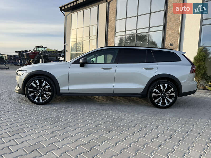 Универсал Volvo V60 Cross Country 2020 в Тернополе