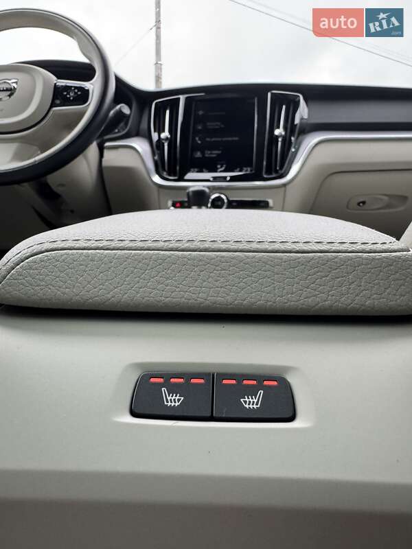Универсал Volvo V60 Cross Country 2020 в Киеве фото 27 Универсал Volvo V60 Cross Country 2020 в Киеве
