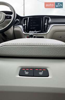 Универсал Volvo V60 Cross Country 2020 в 