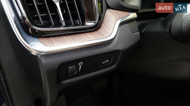 Універсал Volvo V60 Cross Country 2020 в Львові фото 43 Універсал Volvo V60 Cross Country 2020 в Львові