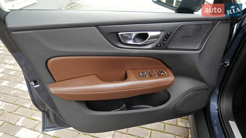 Універсал Volvo V60 Cross Country 2020 в Львові фото 30 Універсал Volvo V60 Cross Country 2020 в Львові