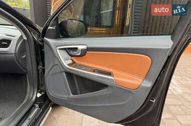 Универсал Volvo V60 Cross Country 2015 в 