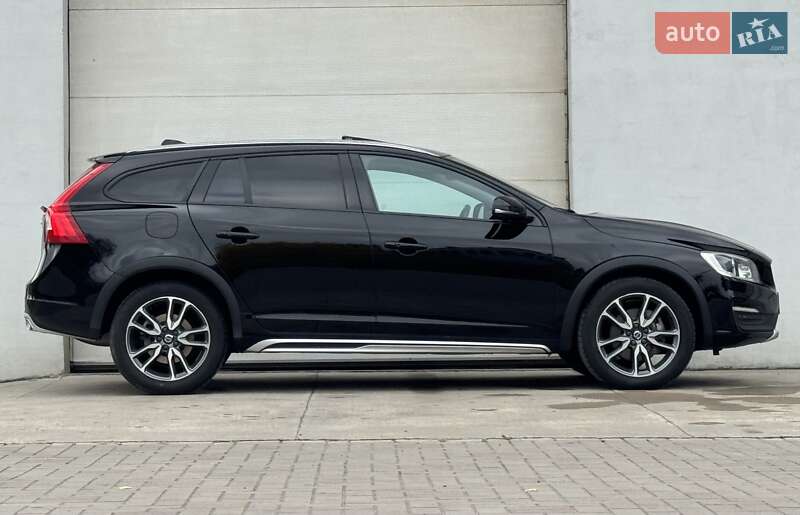 Универсал Volvo V60 Cross Country 2018 в Сарнах фото 27 Универсал Volvo V60 Cross Country 2018 в Сарнах