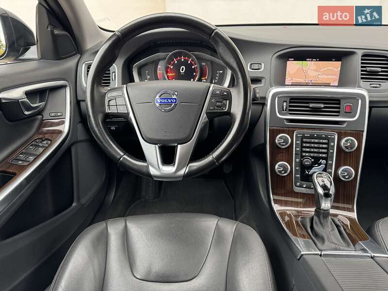 Универсал Volvo V60 Cross Country 2018 в Сарнах фото 61 Универсал Volvo V60 Cross Country 2018 в Сарнах