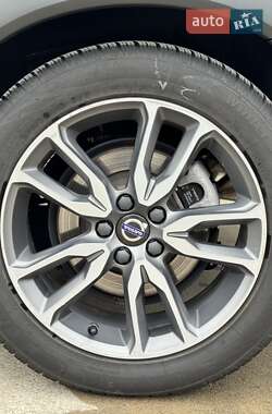 Універсал Volvo V60 Cross Country 2018 в 