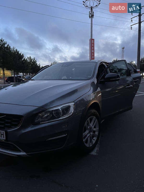 Универсал Volvo V60 Cross Country 2017 в Одессе фото 26 Универсал Volvo V60 Cross Country 2017 в Одессе