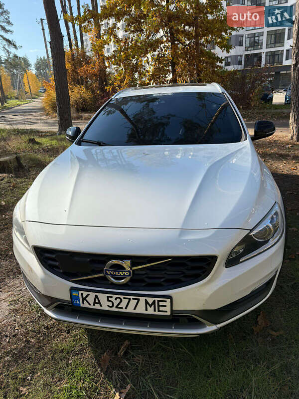 Volvo V60 Cross Country 2015 Volvo V60 Cross Country 2015