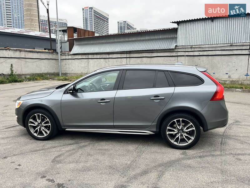 Универсал Volvo V60 Cross Country 2016 в Киеве
