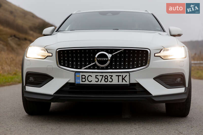 Универсал Volvo V60 Cross Country 2019 в Львове фото 7 Универсал Volvo V60 Cross Country 2019 в Львове