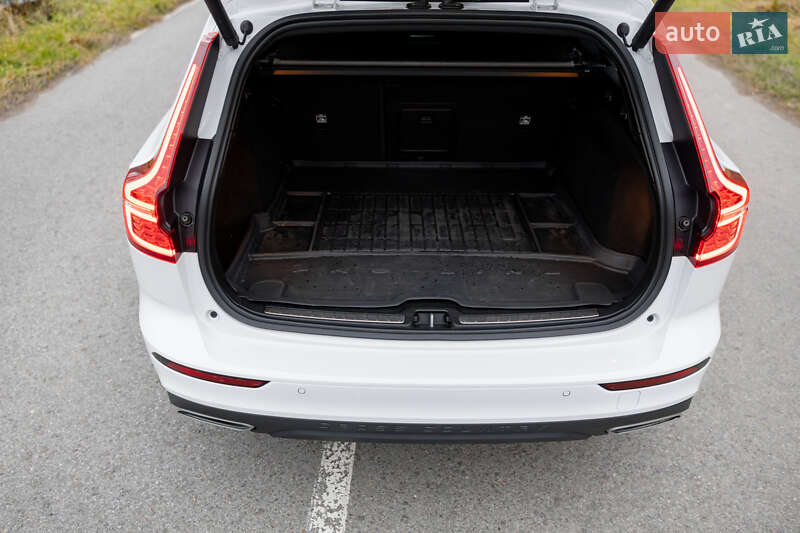 Универсал Volvo V60 Cross Country 2019 в Львове фото 25 Универсал Volvo V60 Cross Country 2019 в Львове