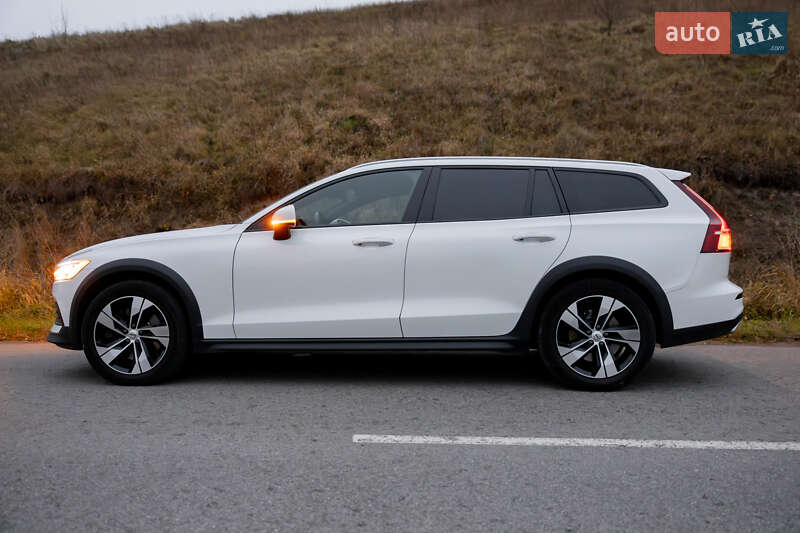 Универсал Volvo V60 Cross Country 2019 в Львове фото 15 Универсал Volvo V60 Cross Country 2019 в Львове