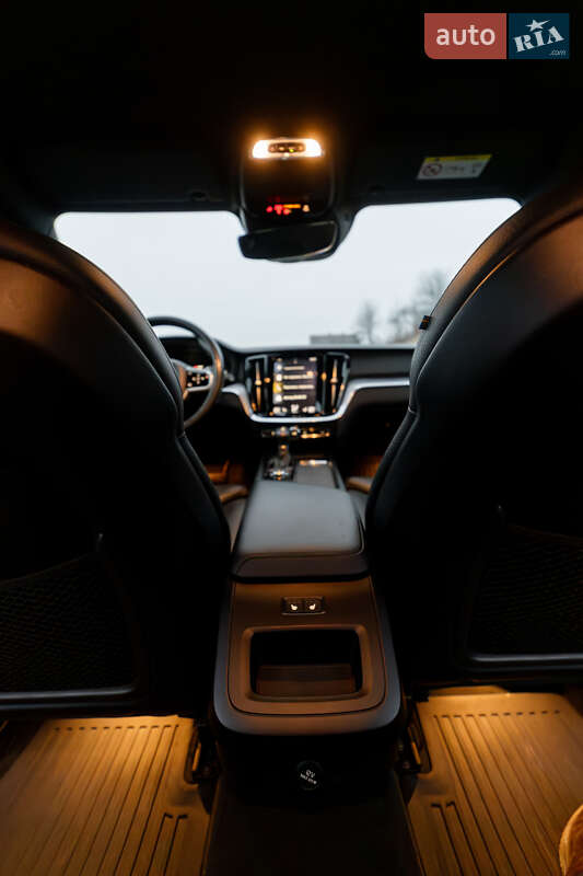Универсал Volvo V60 Cross Country 2019 в Львове фото 70 Универсал Volvo V60 Cross Country 2019 в Львове