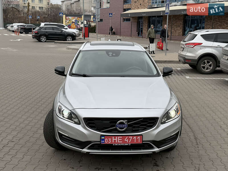 Універсал Volvo V60 Cross Country 2017 в Києві фото 11 Універсал Volvo V60 Cross Country 2017 в Києві