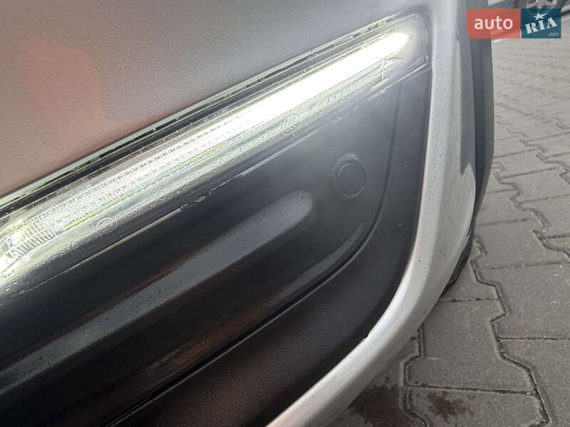 Універсал Volvo V60 Cross Country 2017 в Києві фото 50 Універсал Volvo V60 Cross Country 2017 в Києві