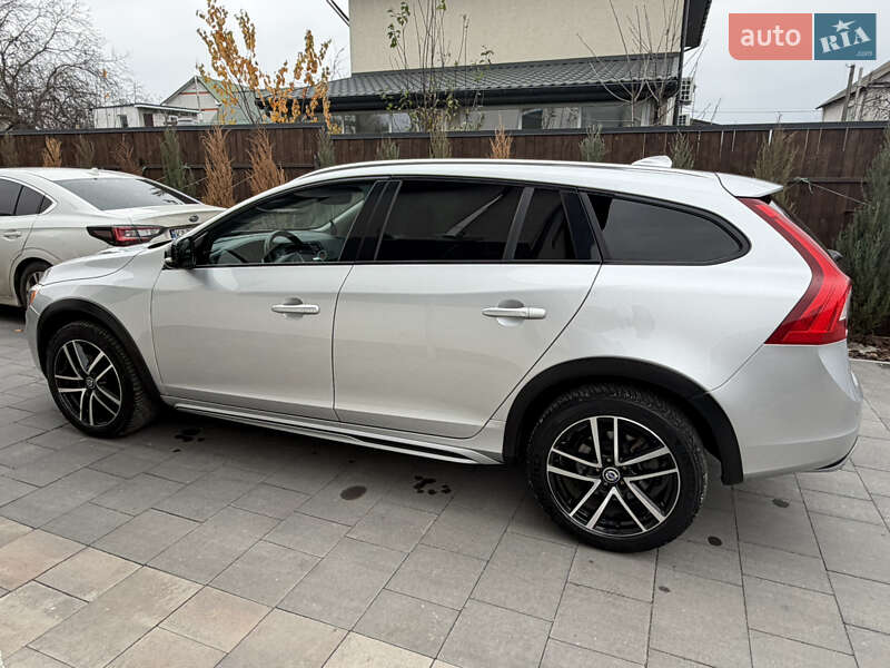 Універсал Volvo V60 Cross Country 2017 в Києві фото 92 Універсал Volvo V60 Cross Country 2017 в Києві