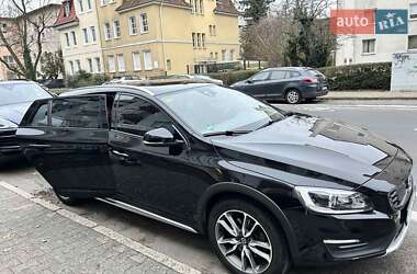 Универсал Volvo V60 Cross Country 2017 в Киеве