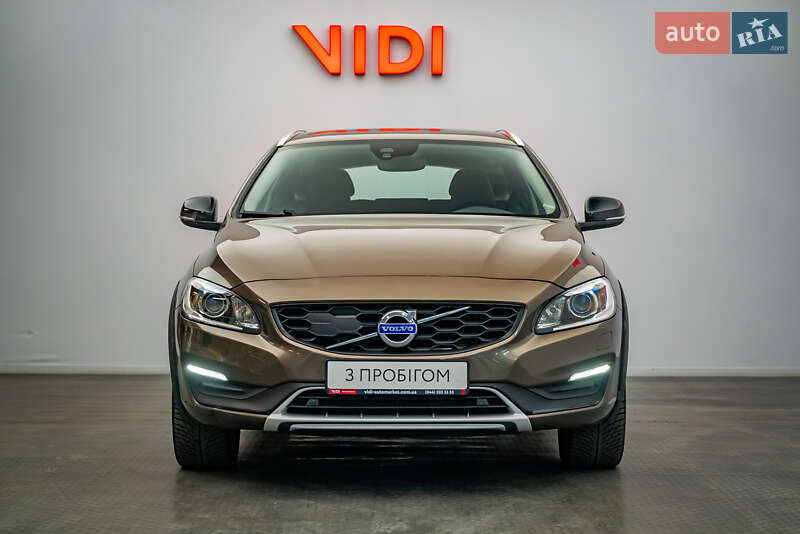 Универсал Volvo V60 Cross Country 2018 в Киеве